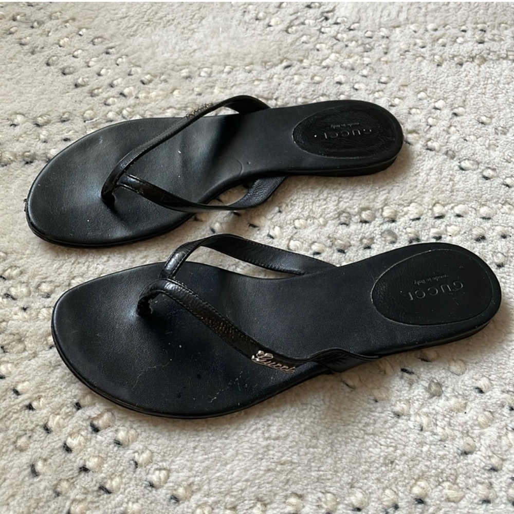 Gucci Black and Silver Sandals with Minimalist Design - Picture 2 of 6